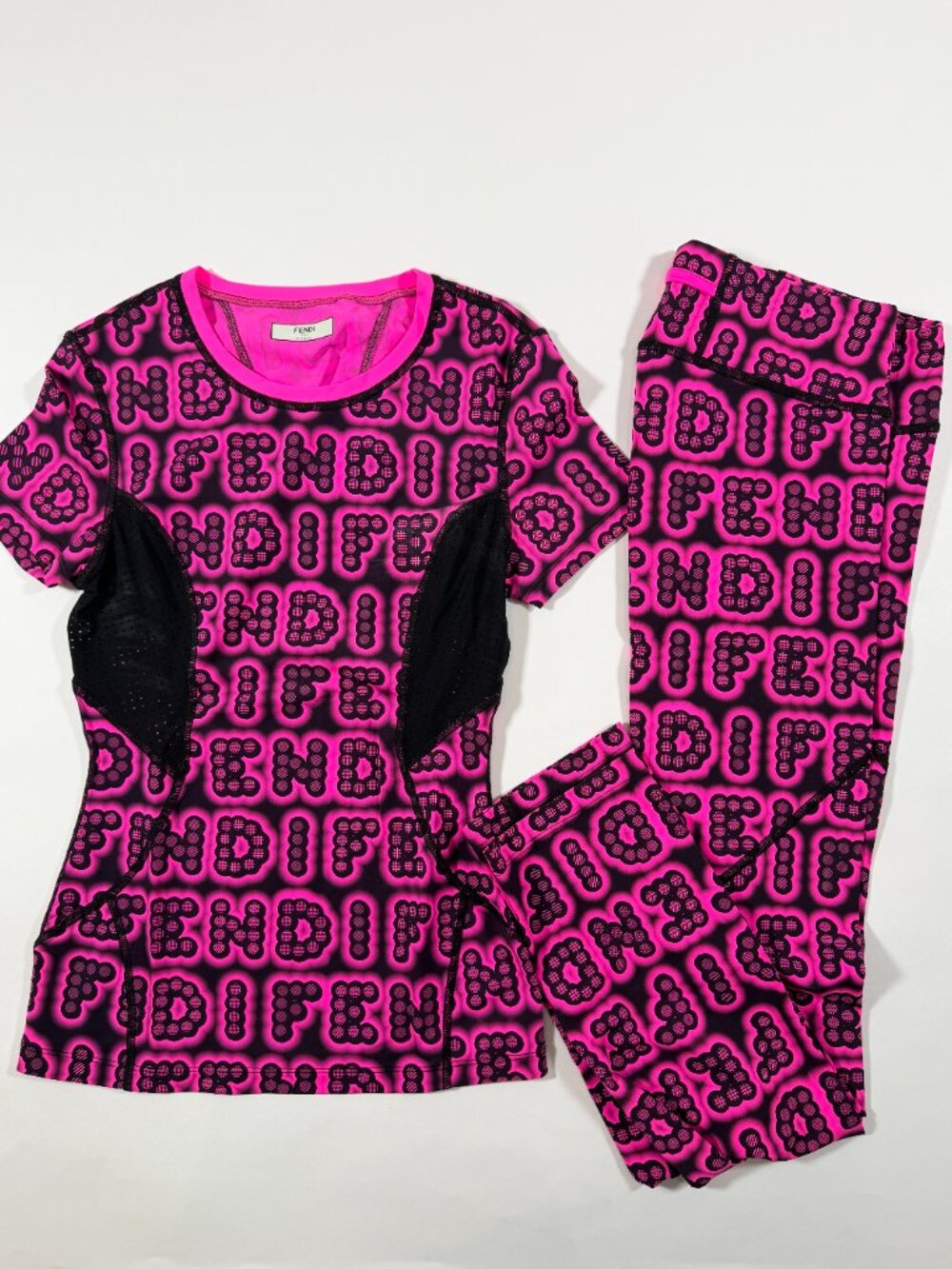 AUTHENTIC Fendi Neon Pink Monogram Activewear Set Top 38 Leggings 48